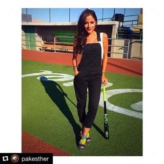 Kay Adams feet photo thumbnail