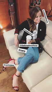 Kay Adams feet photo thumbnail
