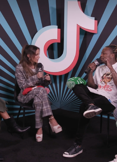 Kay Adams feet photo thumbnail