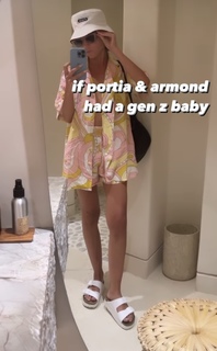 Kay Adams feet photo thumbnail