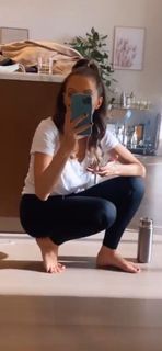 Kay Adams feet photo thumbnail