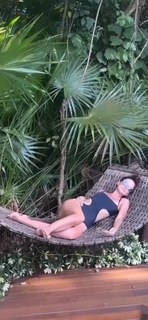Kay Adams feet photo thumbnail