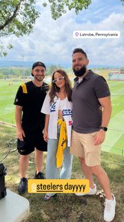 Kay Adams feet photo thumbnail