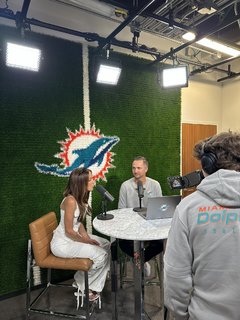 Kay Adams feet photo thumbnail