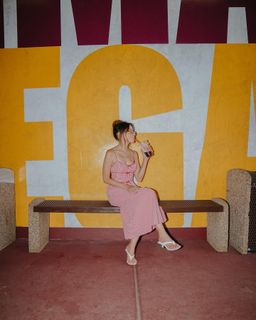 Kay Adams feet photo thumbnail