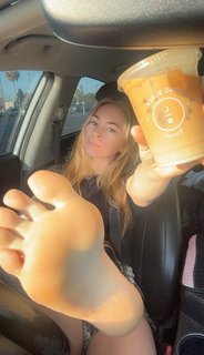 Kay Hansen feet photo thumbnail
