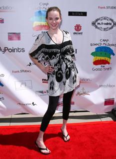 Kay Panabaker feet photo thumbnail