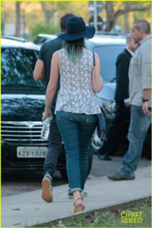 Kaya Scodelario feet photo thumbnail