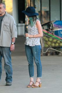 Kaya Scodelario feet photo thumbnail
