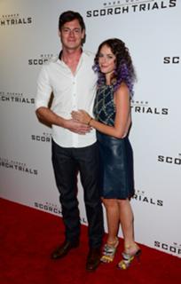 Kaya Scodelario feet photo thumbnail