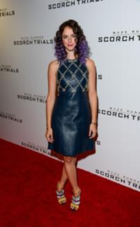 Kaya Scodelario feet photo thumbnail