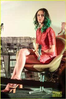 Kaya Scodelario feet photo thumbnail
