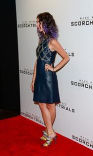 Kaya Scodelario feet photo thumbnail