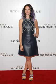 Kaya Scodelario feet photo thumbnail
