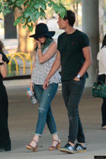 Kaya Scodelario feet photo thumbnail