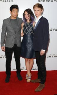Kaya Scodelario feet photo thumbnail