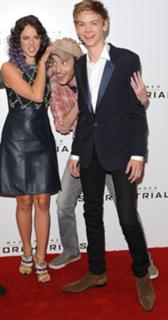 Kaya Scodelario feet photo thumbnail