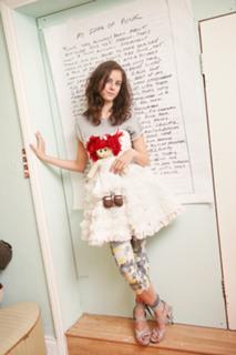 Kaya Scodelario feet photo thumbnail