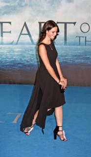 Kaya Scodelario feet photo thumbnail