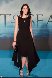 Kaya Scodelario feet photo thumbnail