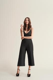 Kaya Scodelario feet photo thumbnail