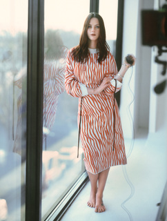 Kaya Scodelario feet photo thumbnail