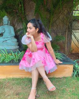 Kayadu Lohar feet photo 20