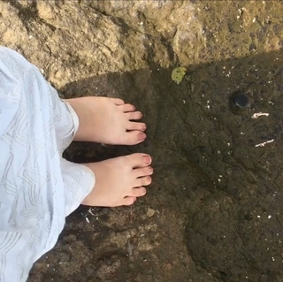 Kayadu Lohar feet photo 1