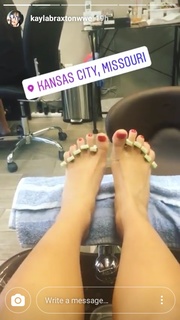 Kayla Becker feet photo thumbnail