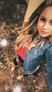 Kayla Becker feet photo thumbnail