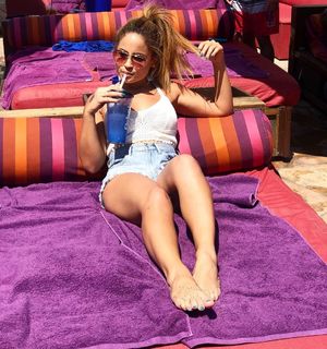 Kayla Becker feet photo thumbnail