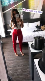 Kayla Becker feet photo thumbnail