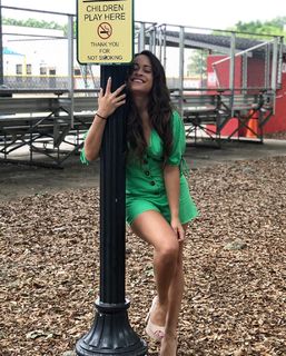 Kayla Becker feet photo thumbnail