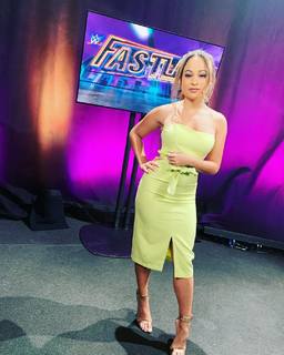 Kayla Becker feet photo thumbnail