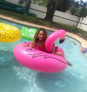 Kayla Becker feet photo thumbnail