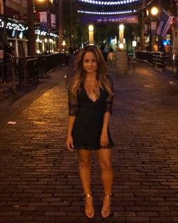 Kayla Becker feet photo thumbnail