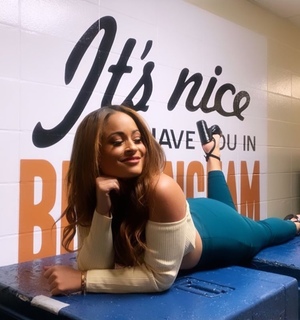 Kayla Becker feet photo thumbnail