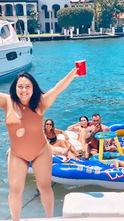 Kayla Becker feet photo thumbnail