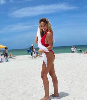 Kayla Becker feet photo thumbnail