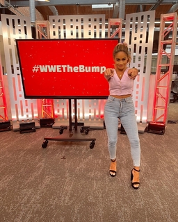 Kayla Becker feet photo thumbnail