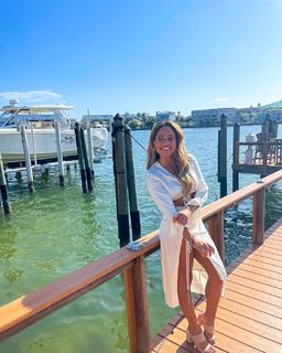 Kayla Becker feet photo thumbnail