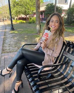 Kayla Becker feet photo thumbnail