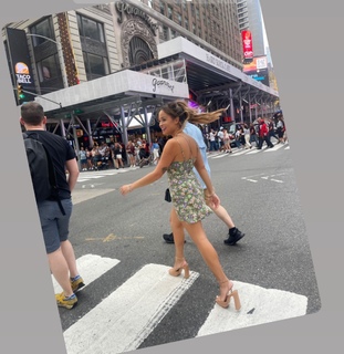 Kayla Becker feet photo thumbnail