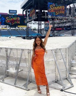 Kayla Becker feet photo thumbnail