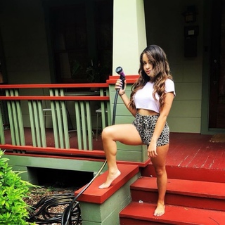 Kayla Becker feet photo thumbnail