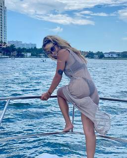 Kayla Becker feet photo thumbnail