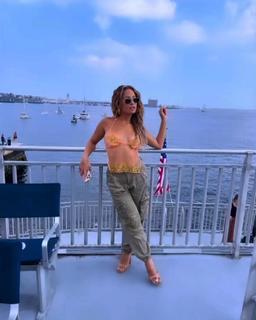 Kayla Becker feet photo thumbnail