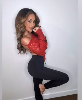 Kayla Becker feet photo thumbnail