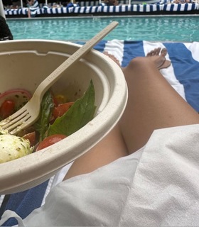 Kayla Becker feet photo thumbnail