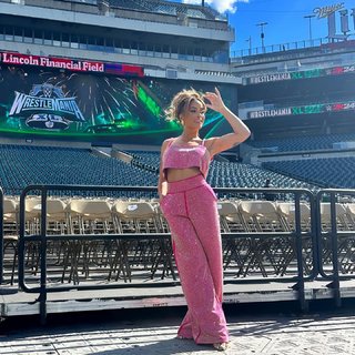 Kayla Becker feet photo thumbnail